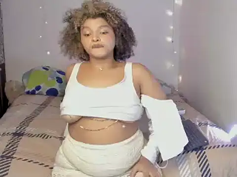 chloe_kisses webcam