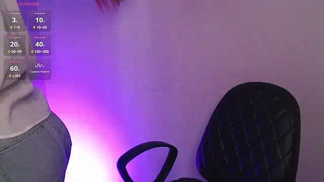 MiaMoore333 webcam