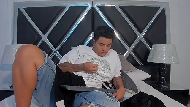 ZeusSmithh live sex cam