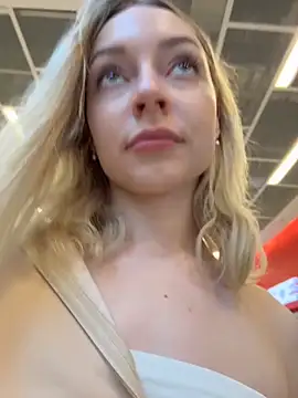 melissa_grr (F teen) - Show my SWEET WET PUSSY!