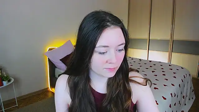 AlluringLookk webcam
