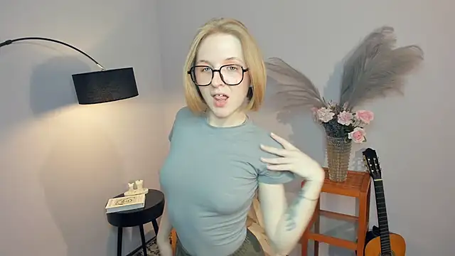 CaylaFahrni webcam
