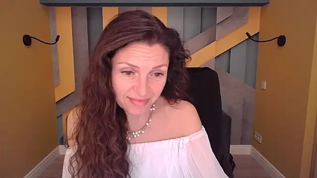 EllaLong webcam