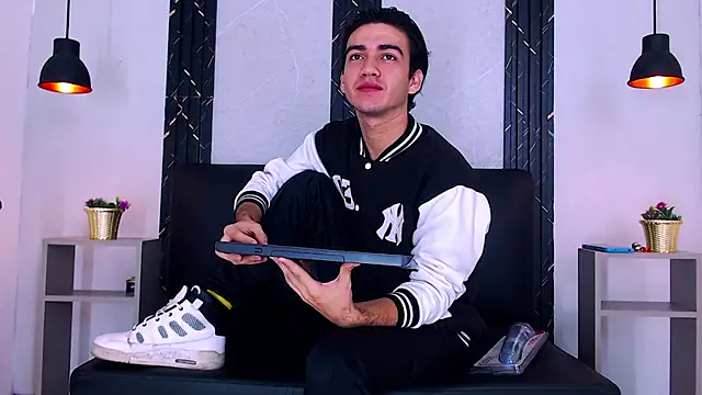 Feiccer_Castquer live sex cam
