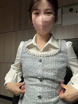 gougou13 (F young) - 隔壁打麻将我在自助棋牌室自慰