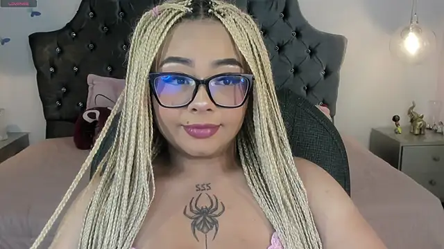 conny__curly webcam