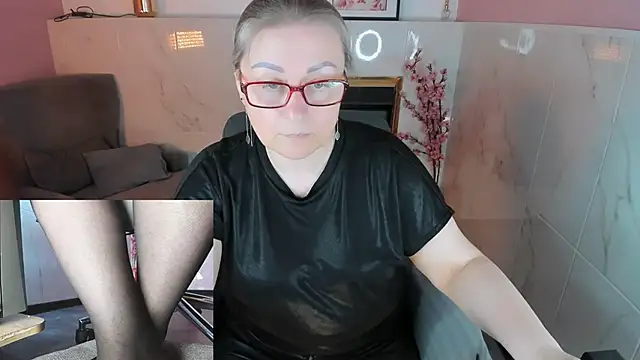Alexandra_Kind webcam