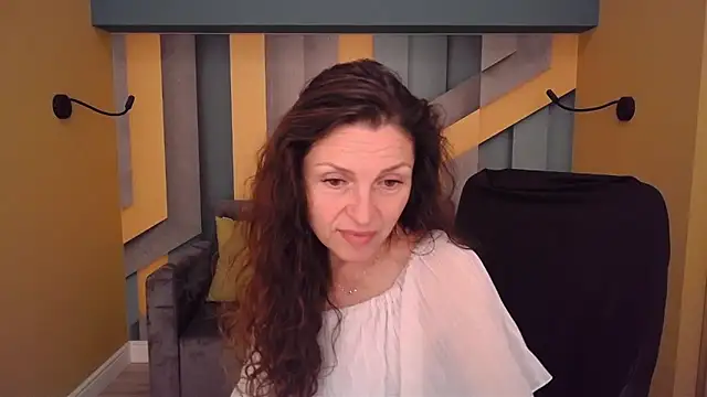 EllaLong webcam