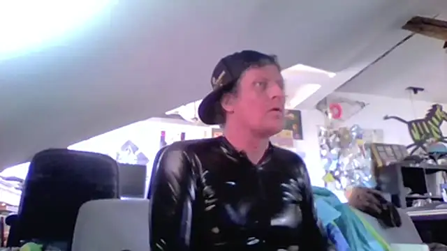 Bigthroaterboy webcam