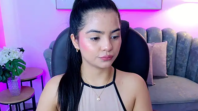 Layla_Breezee webcam
