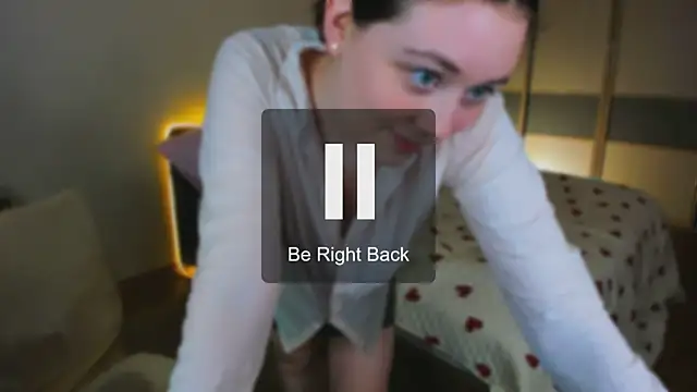 AlluringLookk webcam