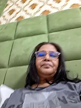 Shalini3456 live sex cam