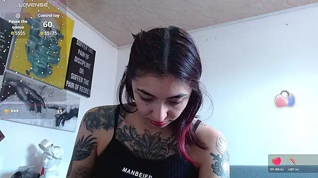 ZoeBakers_ webcam