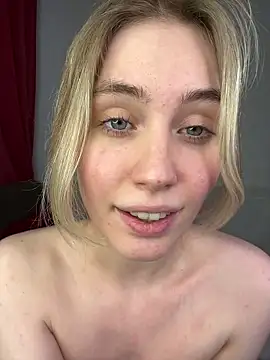 lovelymiu (Ask my age) - take off my top+oil on my boobs