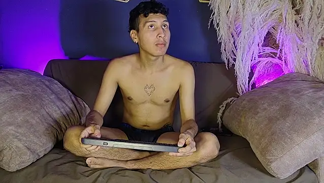 spicy_adonhis webcam
