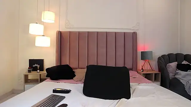 LiaTrainor webcam