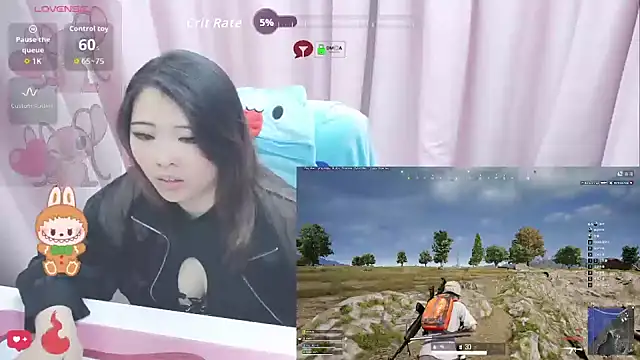 momobigmomo webcam
