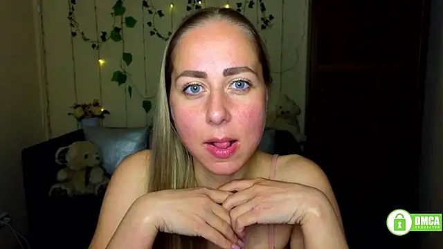Alicewonderrmiss webcam