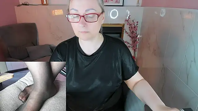Alexandra_Kind webcam