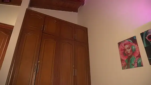 pocahotass_11 webcam
