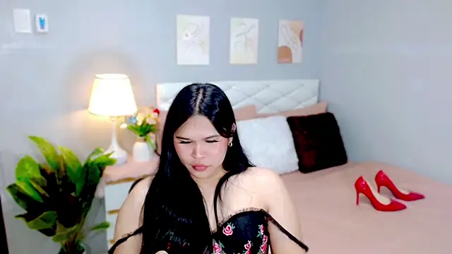 MichelleWild webcam