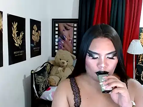 TSbrianaHugeCock webcam