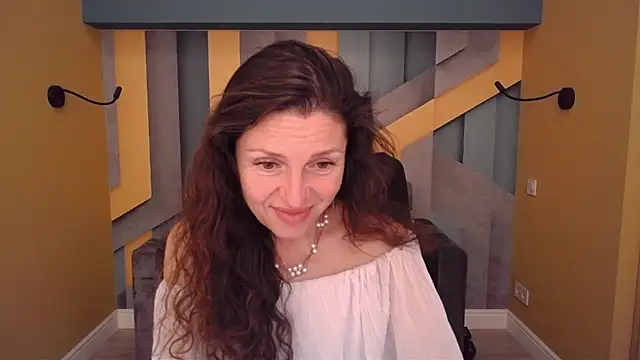 EllaLong webcam