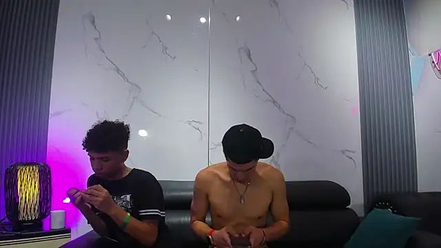 Spicy_guys webcam