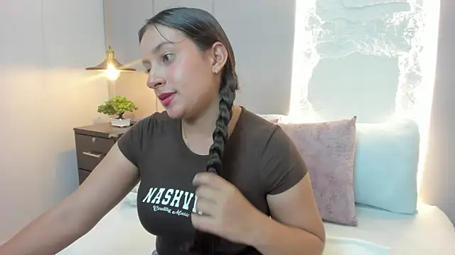 kira_relish webcam