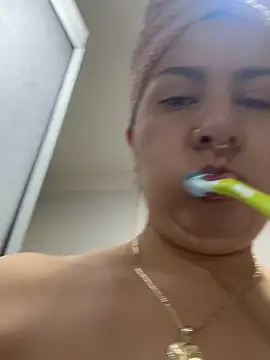 Abril_Luv webcam