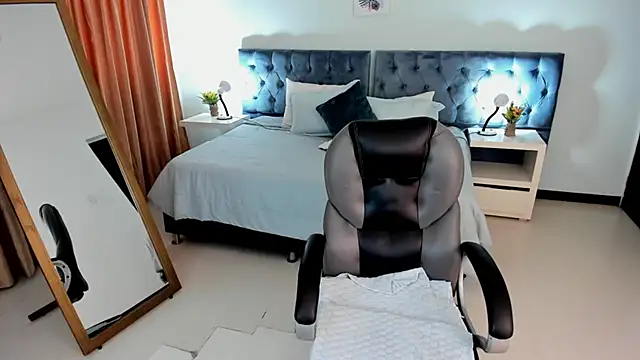 Blair_red_ webcam
