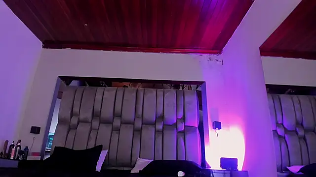 NikkySmiith webcam