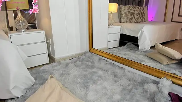 NaylaGrey webcam