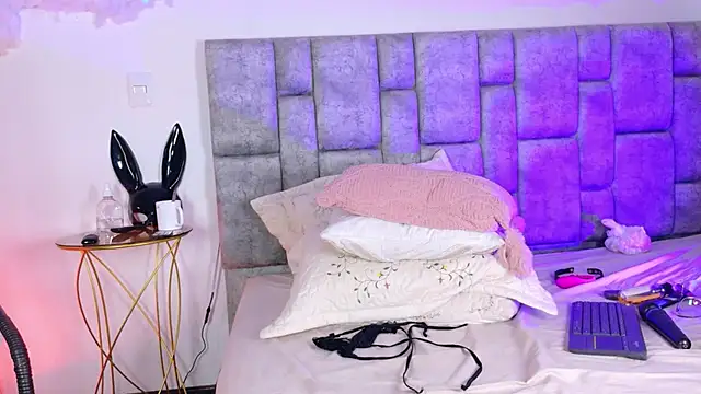 MiiaBlumm_ webcam