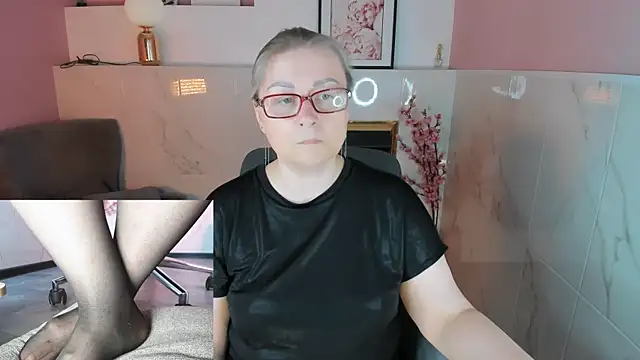 Alexandra_Kind webcam