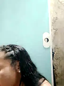 YourHotMenxie18 webcam