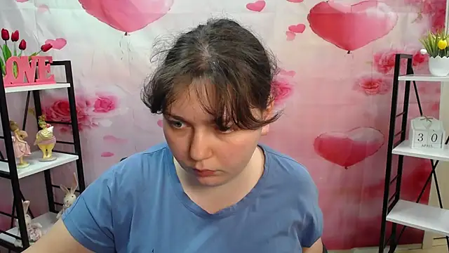 NeonilaLisova webcam