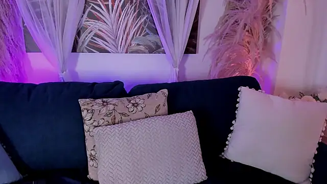 Nicolle_W webcam