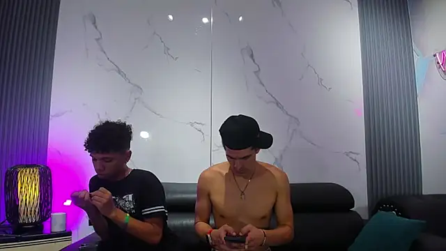 Spicy_guys webcam