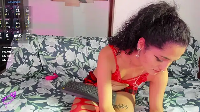Nikki__uwu webcam
