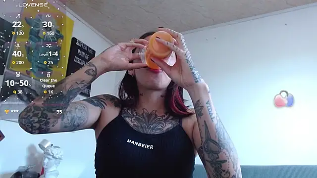 ZoeBakers_ webcam