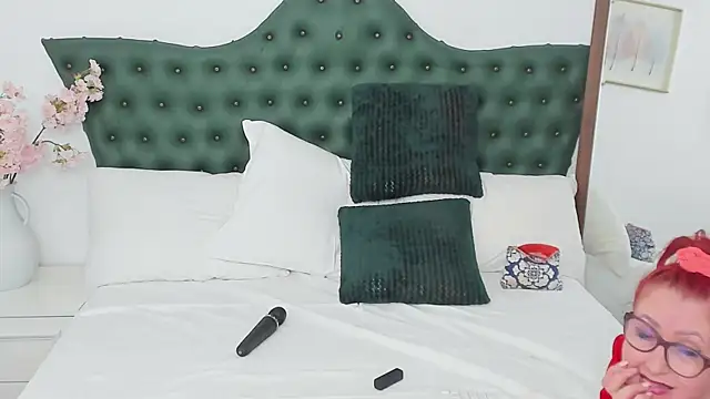 IvyHotFoxy webcam