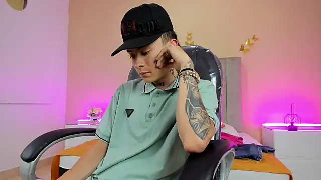 Nascary_Fox webcam