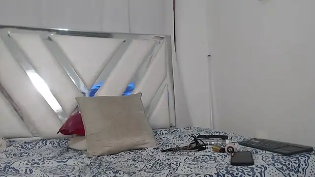 AlannaHarper webcam