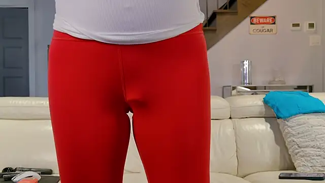 fitcougar (Ask my age) - UNDRESS ME WHILE I COOK 🥩😋