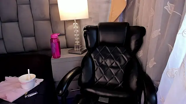 CarolineFyre webcam