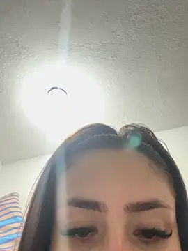 valesaenz__ (F young) - Full naked and spank🤍