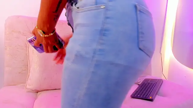 VenusBlazzer live sex cam