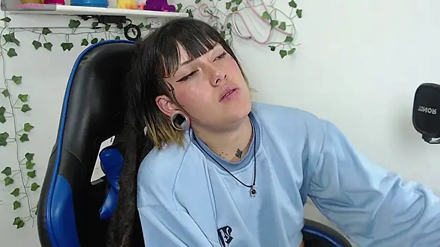 _sharlotte777 webcam