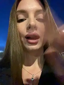 krismagnoly (F young) - MAKE MY PUSSY WET AND HAPPY IN PUBLIC